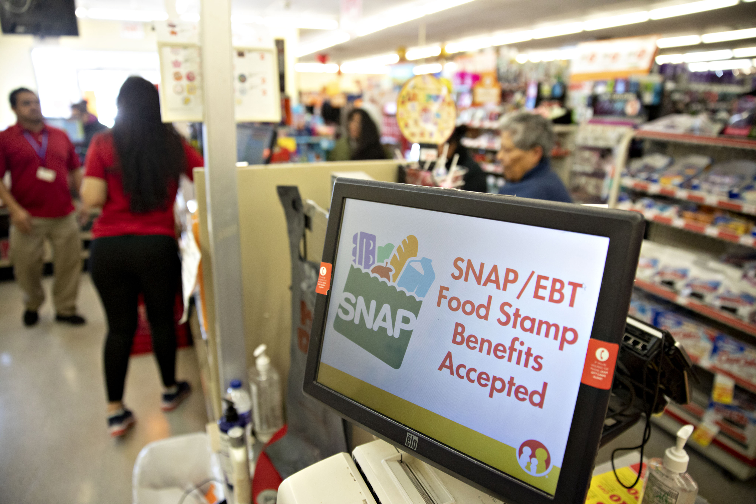 SNAP benefits as payouts decrease due to demand surge in Arizona (NBCNews)