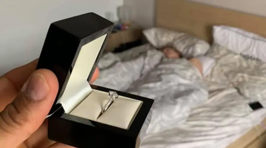 Boyfriend Secretly Giving the Ring to his Girlfriend on Camera for Month (FoxNews)