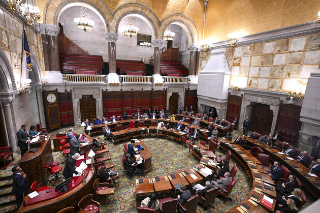 $142,000 for New York Lawmakers Annually After Passing 29% Pay Raise