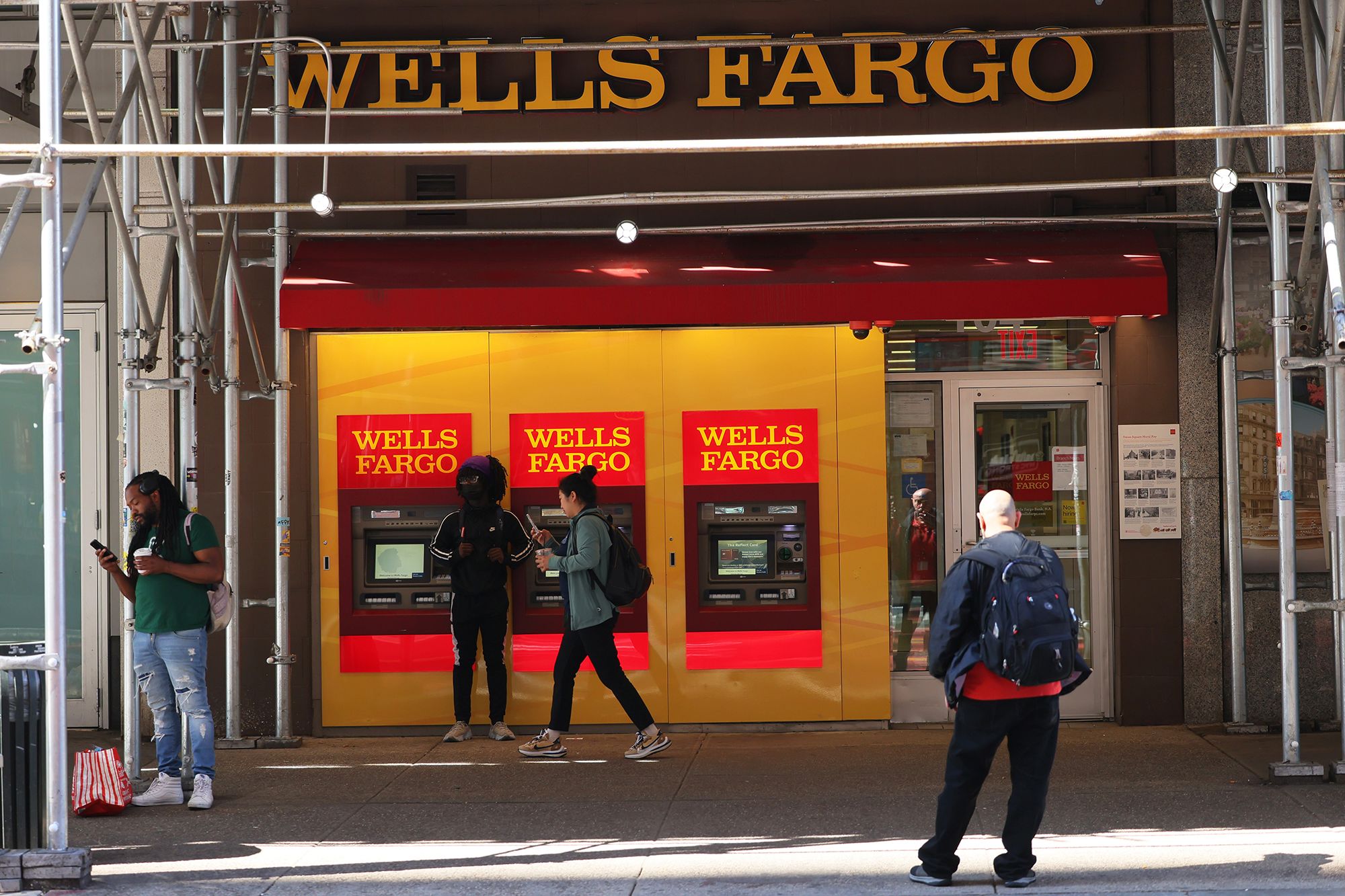 The Wells Fargo Takes A Step Back From The House Market (CNN)