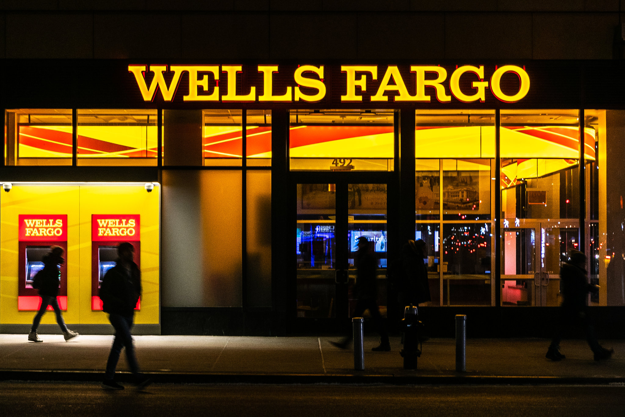 The Wells Fargo Takes A Step Back From The House Market (TheNewYorkTimes)