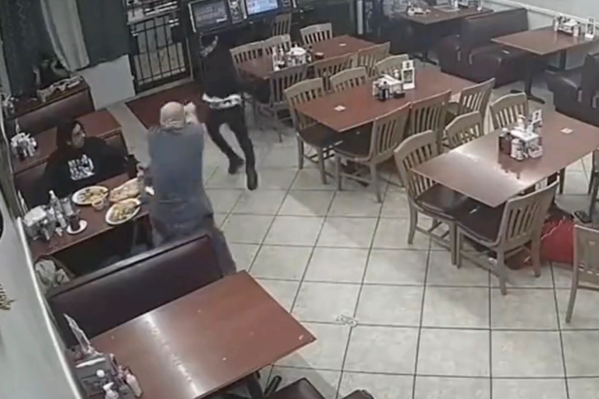 Robber Fatally Shot Dead By A Vigilante Customer At Houston Restaurant (NewYorkPost)