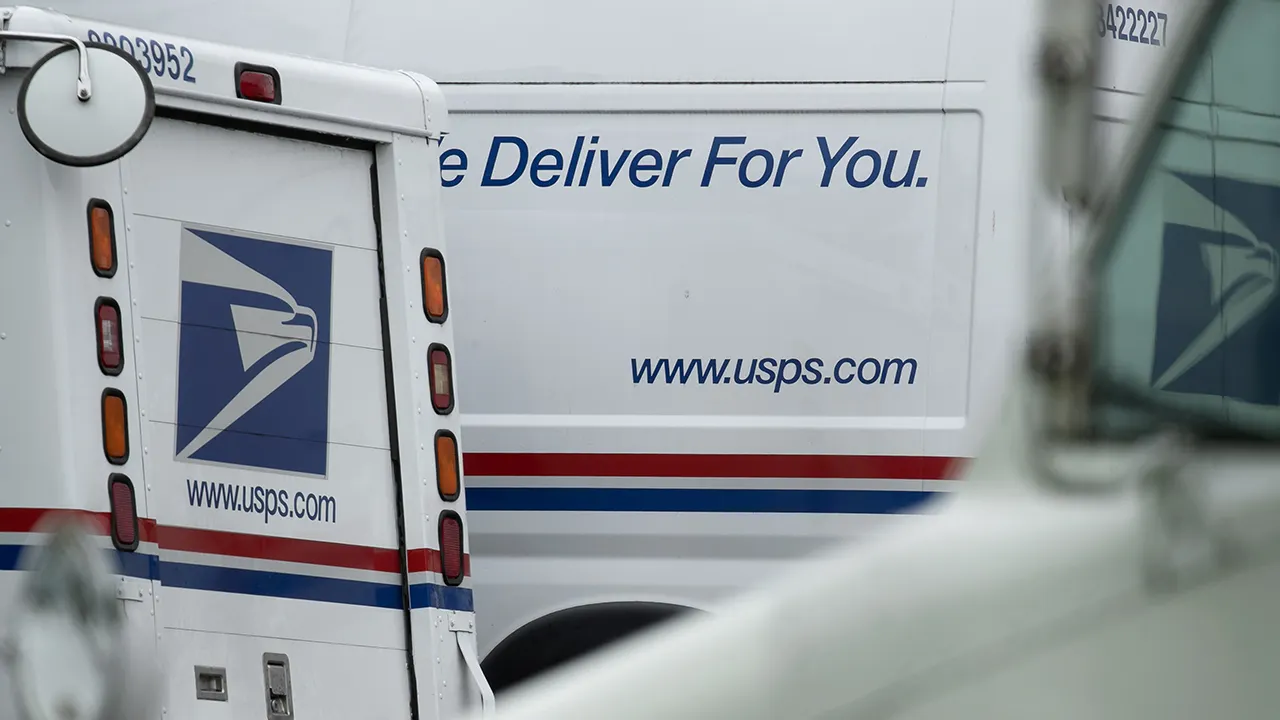 A Massachusetts postal worker was sentenced in federal court in Boston for attempting to bribe a postal supervisor inside the car and sell them cocaine.